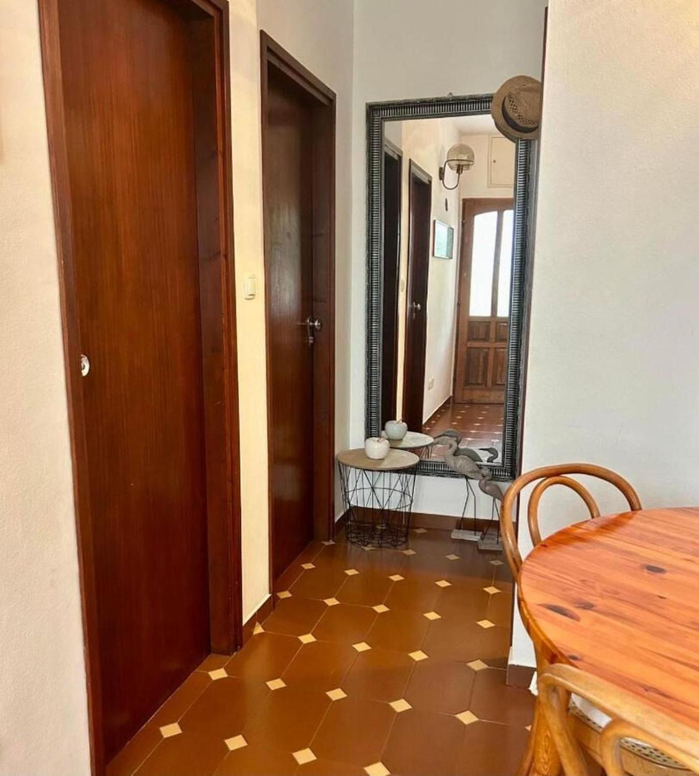 Apartments Matkov - Quite And Peaceful Location Jelsa  Exterior foto